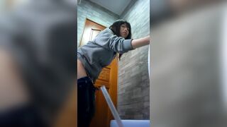 女廁偷拍小姐姐~ 美女如雲 姿態百出 賞逼賞臉-22