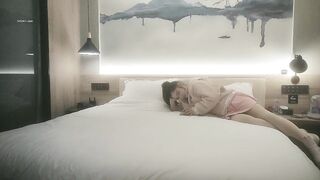 我的天啊 受不了 你要怎麼樣嘛 探花哥不停變換姿勢有點不耐煩 說這樣人家下次都不會來了