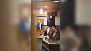 台灣情侶 私人溫泉旅館被工作人員暗藏攝影機偷拍傳網路 受害女崩潰大哭-09