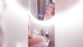 台灣潮妹「kitty2002102」性愛私拍 戴著眼鏡被大雞巴抽插真的好反差 2