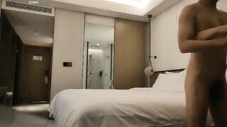 探花約氣質長髮美女 大力揉捏逼逼 啪啪激情 操穴抽送