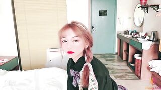 Jk美少女當男友不在身邊時找他兄弟餵飽我 看似清純 其實是個渴望被大雞巴灌滿的小母狗