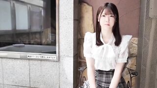 日本清純JK萌妹吃雞啪啪 粉乳白虎穴 內射灌滿小穴