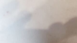 腿分開 啊好受 快點 大奶人妻在洗手間鏡子前撅著大屁屁被內射肥鮑魚