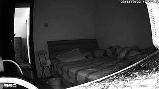 攝影機偷拍少婦賣淫 三年接待嫖客全記錄-03