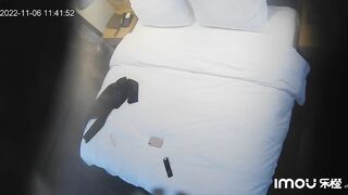 酒店情侶偷拍 白色大床富二代小哥約炮開檔黑絲美女 各種體位做愛