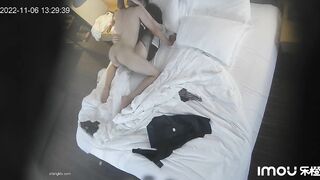 酒店情侶偷拍 白色大床富二代小哥約炮開檔黑絲美女 各種體位做愛