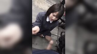 日本短髮妹戶外玩屌