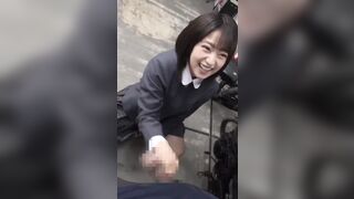 日本短髮妹戶外玩屌