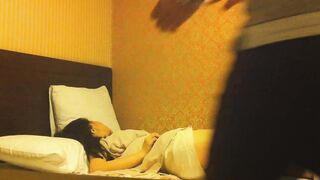 오빠 아파 똥X에 넣으니 악지르며 빼라는데 남친 흥분해서 그냥 심어버린다