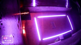 KTV女廁小手電筒補光偷拍 幾個漂亮小姐姐的肥美大鮑魚