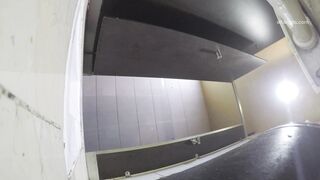 KTV酒吧廁拍 小姐姐尿尿憋了很久