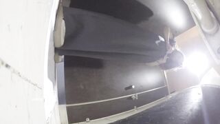 KTV酒吧廁拍 小姐姐尿尿憋了很久