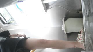 廁拍 青春靚麗美女 -16