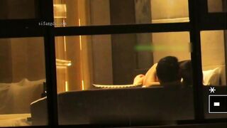 【星級酒店窗外偷拍】超大奶豐滿少婦