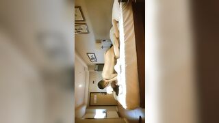 【歐陽探花】專攻良家～馬尾辮極品短裙美女，掏出奶子吸吮爽的喊不行了，洗完澡開操騎乘扭動小腰，打樁抽插猛操側入進出
