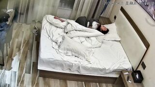 酒店攝影機偷拍 醉酒小仙女深夜被男同事帶回酒店強推，強吻，舔逼蹂躪狠操2