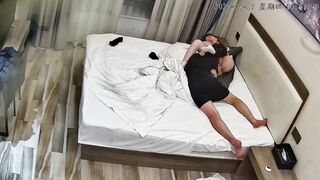 酒店攝影機偷拍 醉酒小仙女深夜被男同事帶回酒店強推，強吻，舔逼蹂躪狠操1